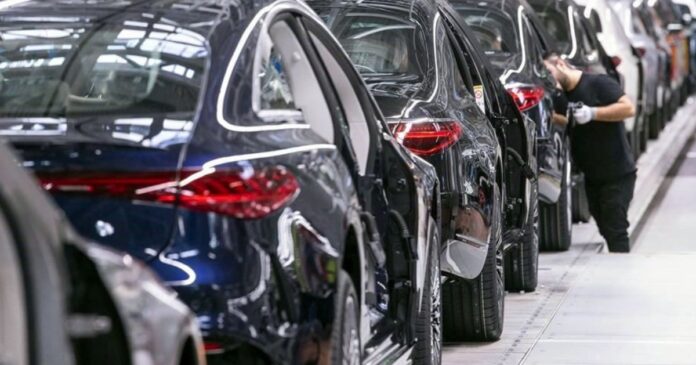 La venta de autos anota mayor alza en 20 meses