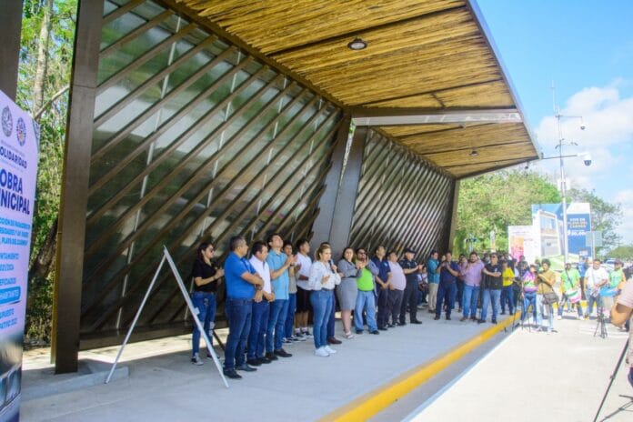 inauguran-paradero-para-estudiantes-en-playa-del-carmen