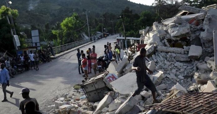Sufre Haití sismo tras lluvias