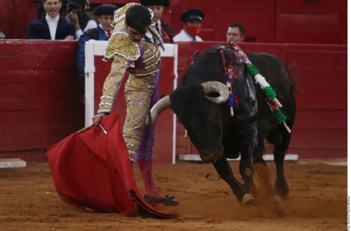 Plantea AMLO consulta en CDMX sobre corridas de toros