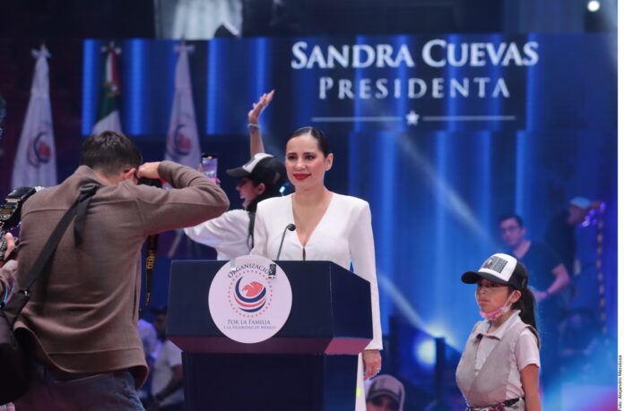 Busca Sandra Cuevas su propio partido para 2025
