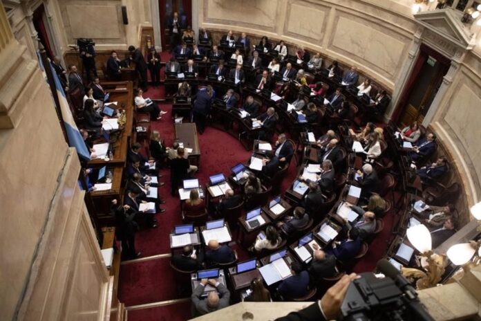 Avanza en Senado argentino una ley clave para Milei