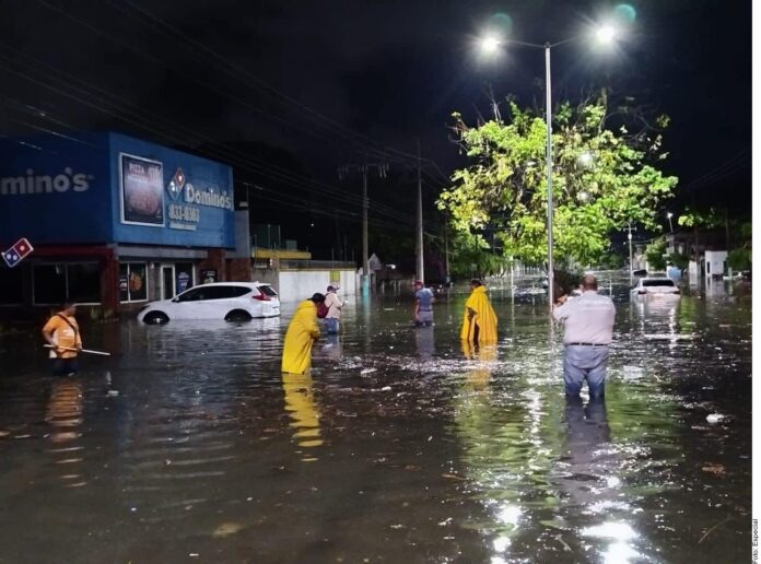 Impactan lluvias a Cancún