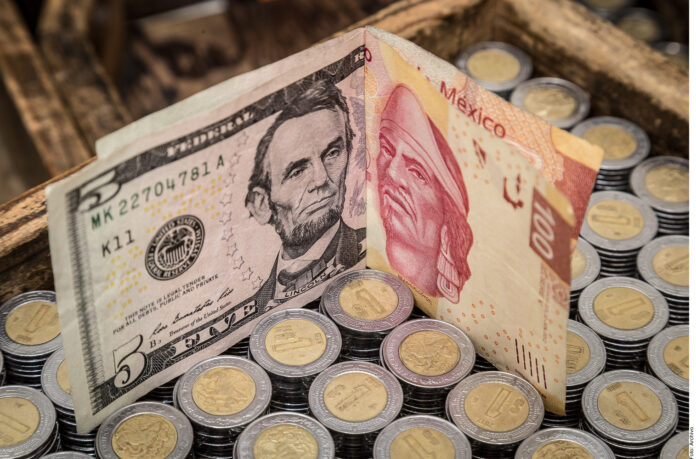 Prevé Banxico que suba el dólar y cierre el año en $18.73
