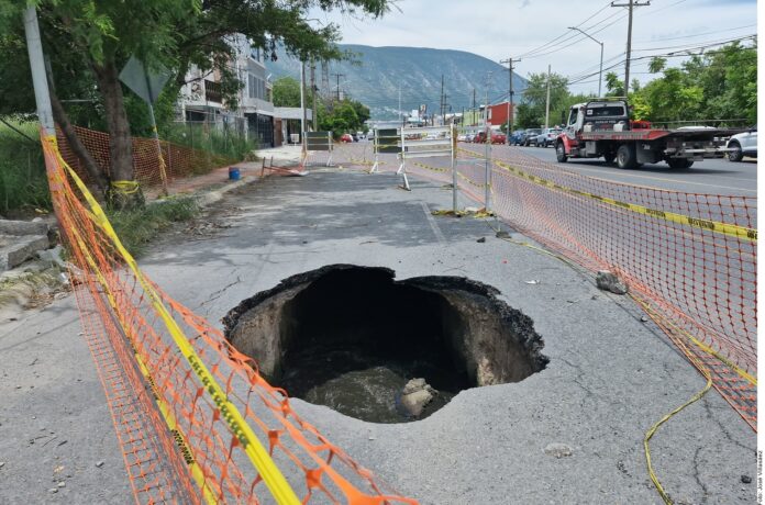 Causan socavones fugas en drenajes