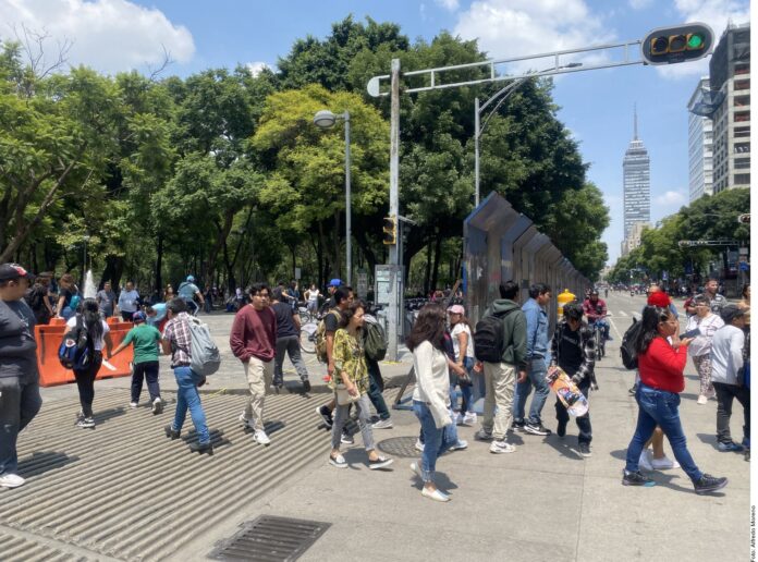 Genera desorden peatonal el reordenamiento en Alameda Central