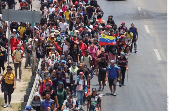 Ligan redes de tráfico a boom migratorio