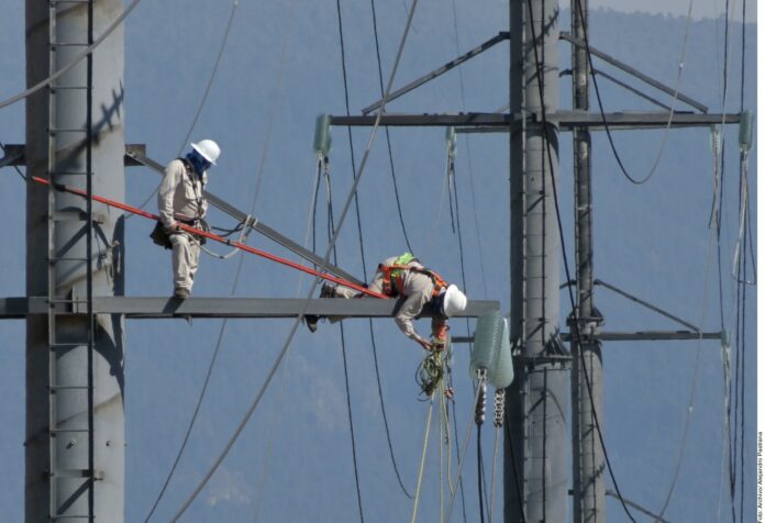 Se enfoca CFE en 4 obras de transmisión