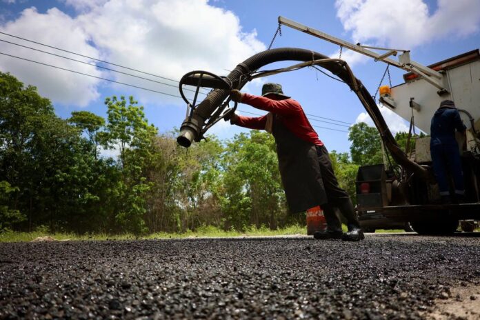 Avanza rehabilitación de la entrada a Cancún vía Mérida