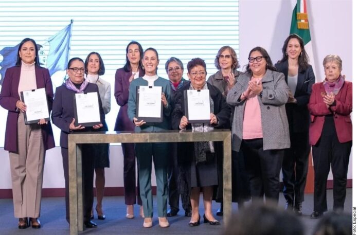 Lanza Claudia Sheinbaum cartilla de derechos de las mujeres