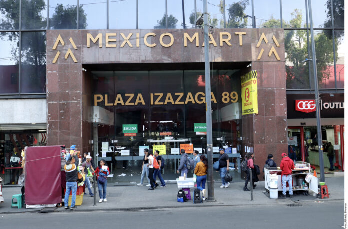 Desalojan en definitiva Plaza Izazaga 89 en CDMX