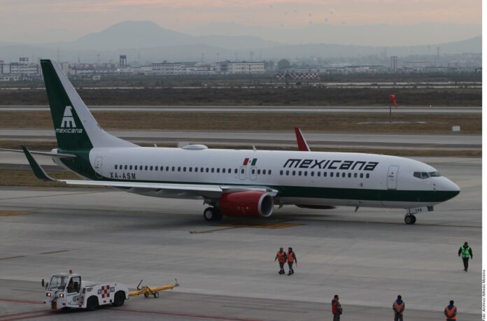 Mexicana deja de operar ocho rutas aéreas