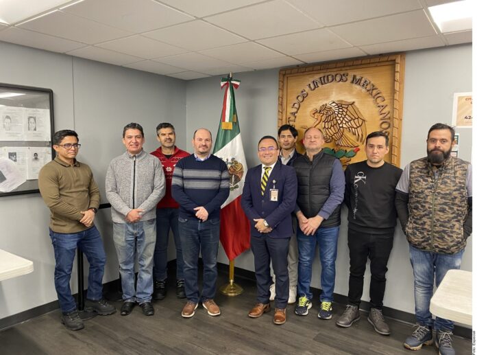 Hacen guardia en Consulados