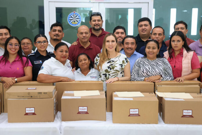 Entrega gobierno de Isla Mujeres nuevo equipo de cómputo