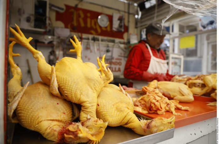 Gripe aviar en EU encarece el pollo en México