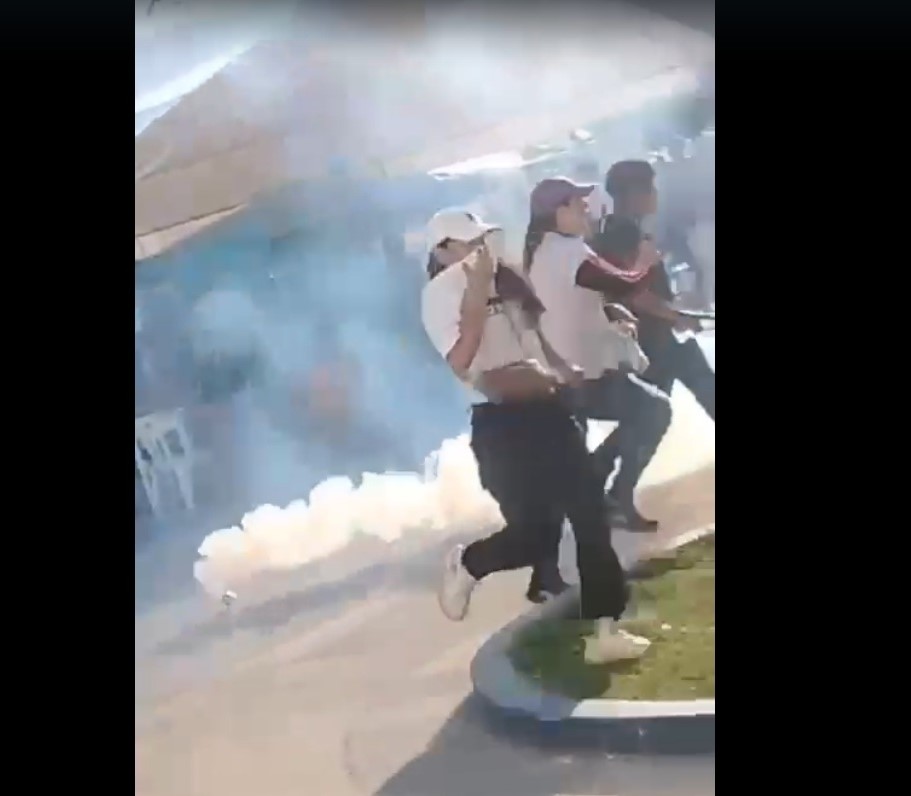 Disuelven bloqueo y plantón estudiantil en Tabasco 2 disuelven bloqueo y planton estudiantil en tabasco2