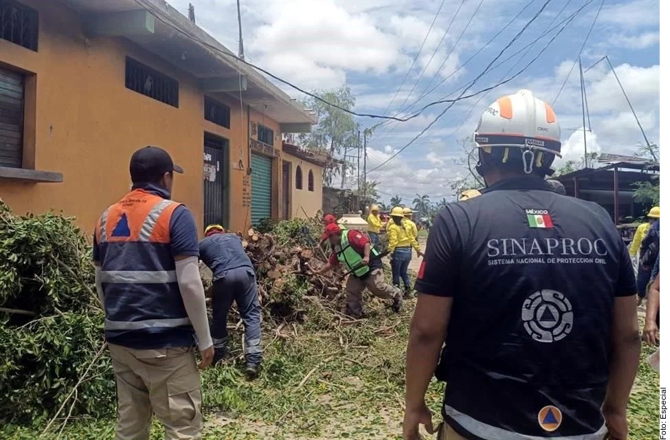 Bloquea derrumbe vía en Oaxaca tras huracán 1 bloquea derrumbe via en oaxaca tras huracan1
