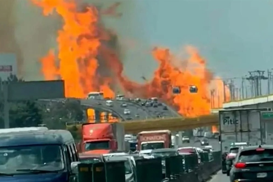 Explota pipa de gas en Calzada Zaragoza, Iztapalapa; hay 4 muertos 1 explota pipa de gas en calzada zaragoza iztapalapa hay heridos1