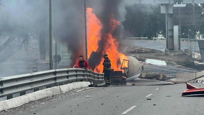 Explota pipa de gas en Calzada Zaragoza, Iztapalapa; hay 4 muertos 2 explota pipa de gas en calzada zaragoza iztapalapa hay heridos2