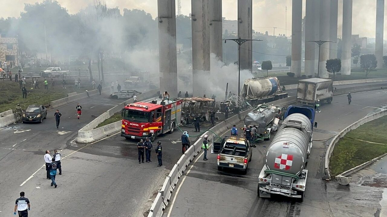 Explota pipa de gas en Calzada Zaragoza, Iztapalapa; hay 4 muertos 3 explota pipa de gas en calzada zaragoza iztapalapa hay heridos3