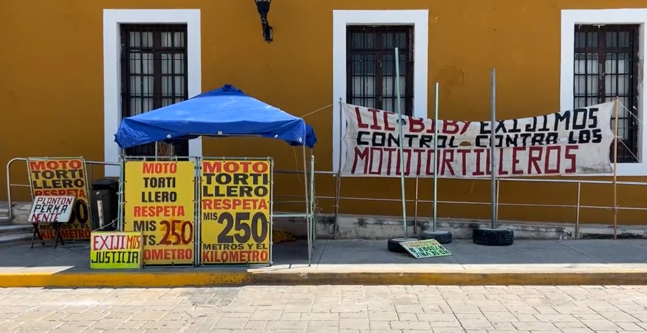 Desalojan plantón de empresario molinero frente al Ayuntamiento de Campeche 1 desalojan planton de empresario molinero frente al ayuntamiento de campeche1