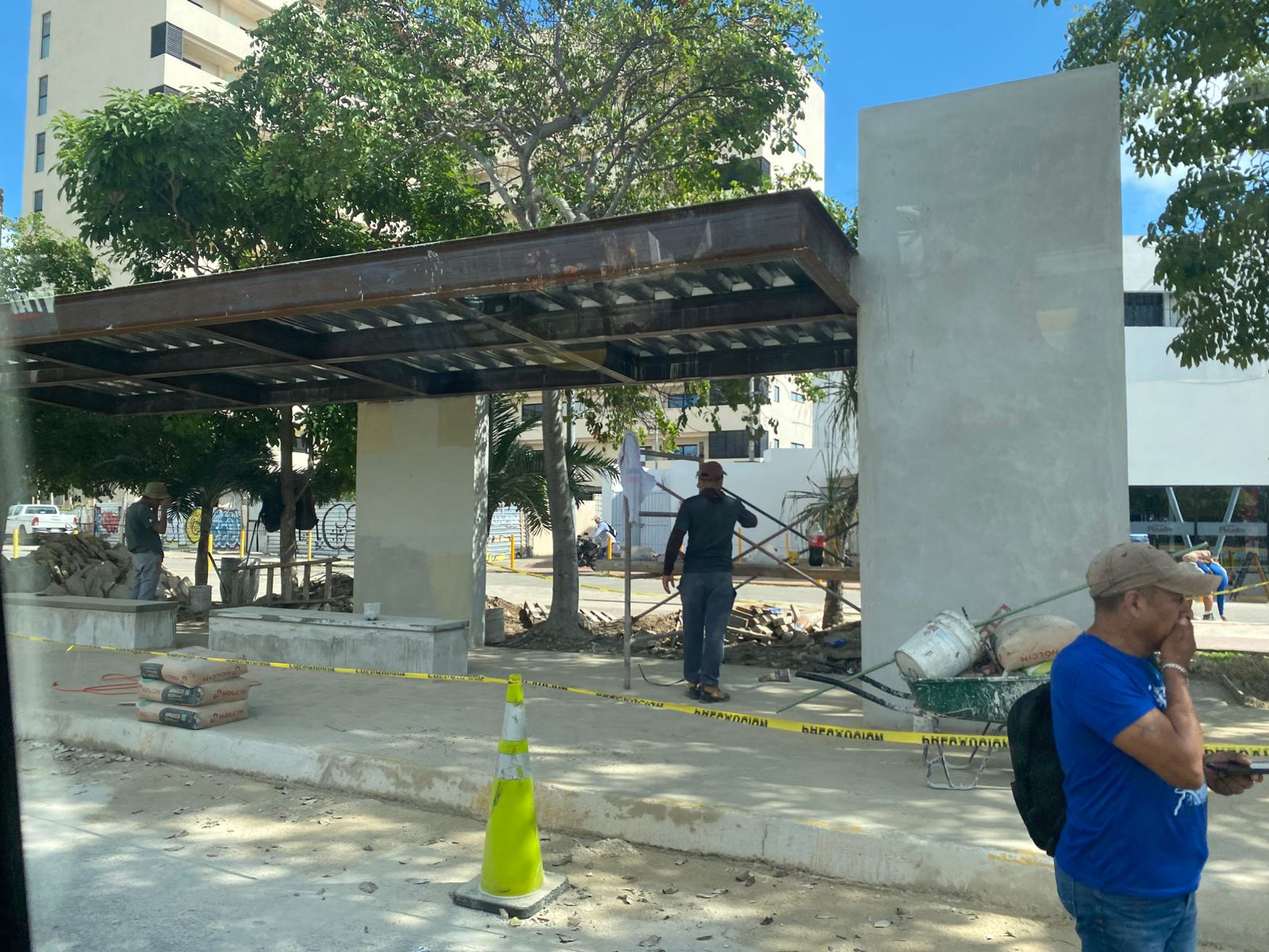 avanzan paraderos de autobuses en la zona fundacional