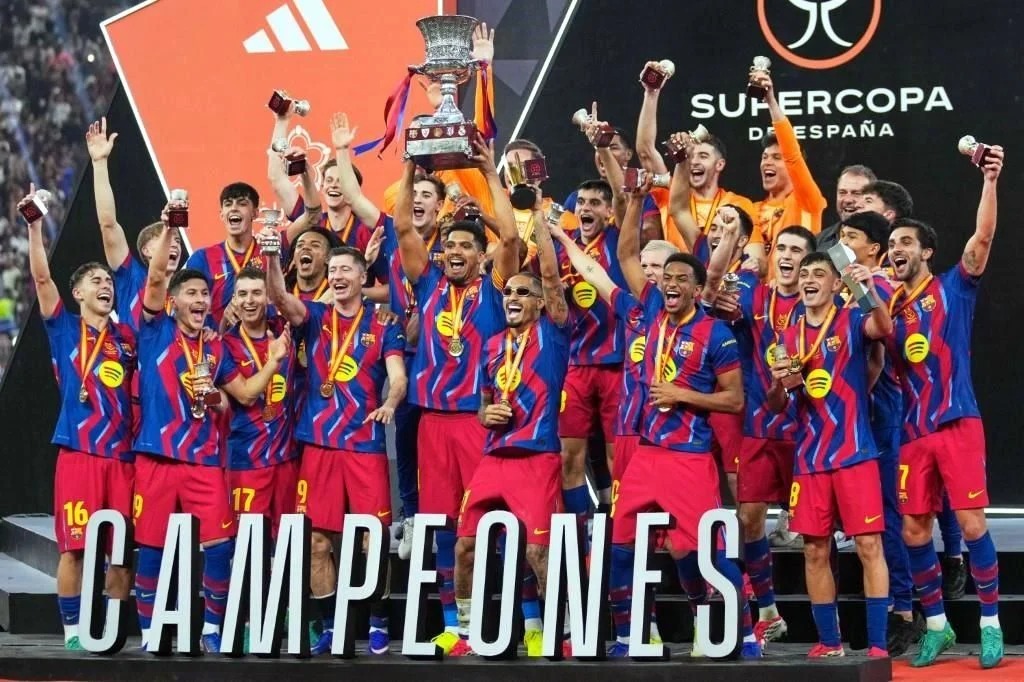 Barcelona vence al Real Madrid y gana la Supercopa de España - Luces ...