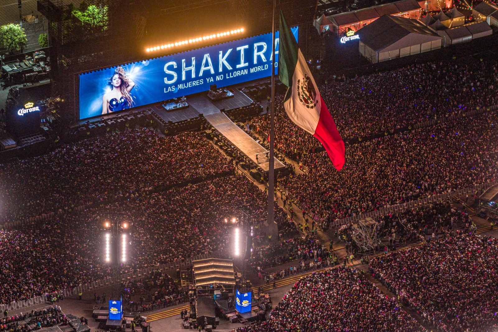 Shakira impone record en el Zocalo