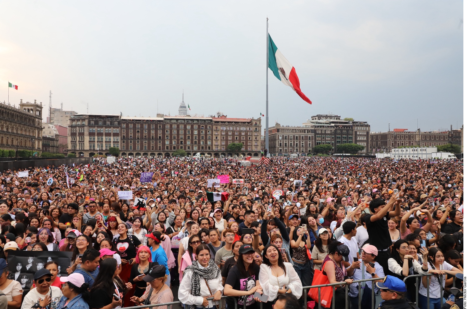 bts-desata-euforia-en-el-zocalo