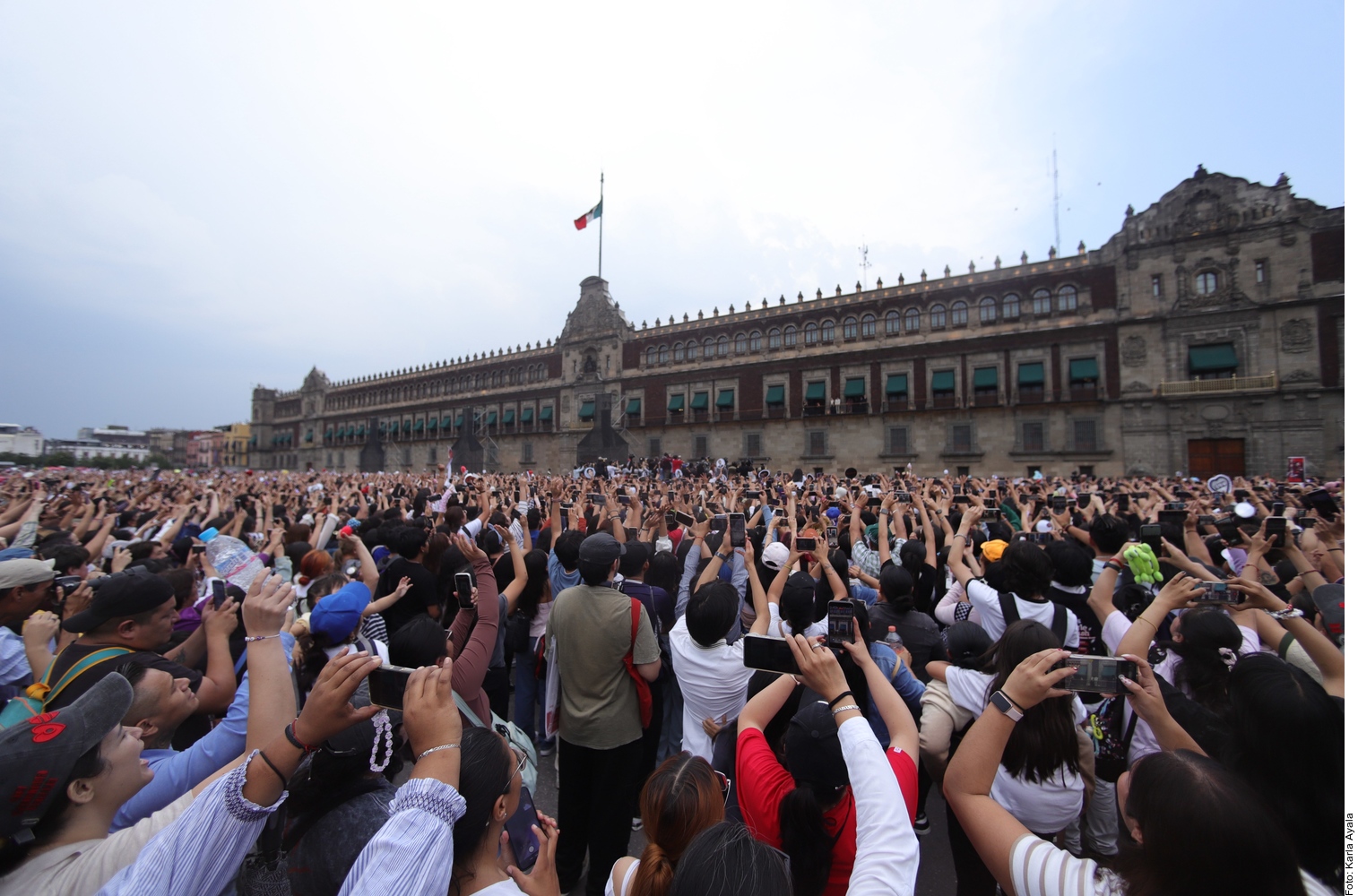 bts-desata-euforia-en-el-zocalo