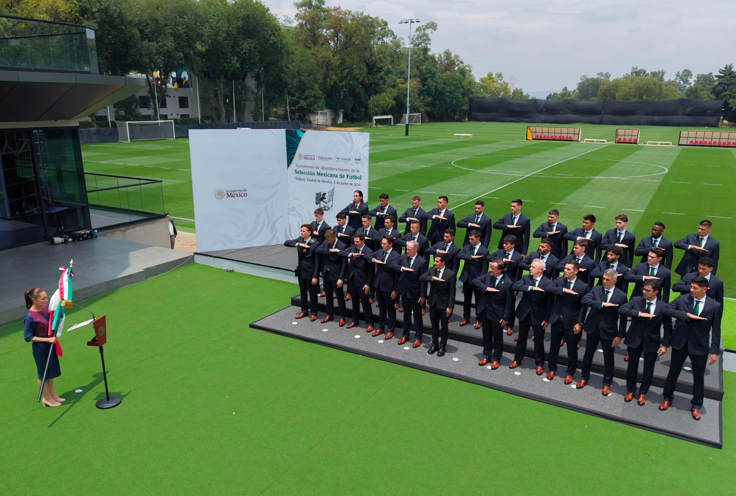 sheinbaum abandera a la seleccion mexicana para el mundial 20261