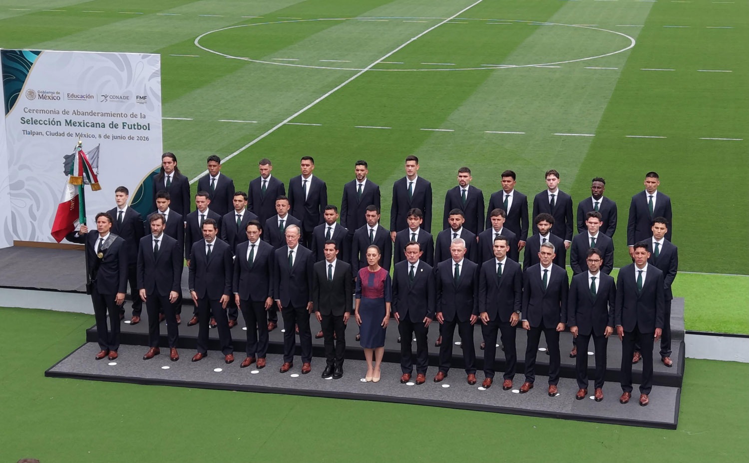 sheinbaum abandera a la seleccion mexicana para el mundial 20262