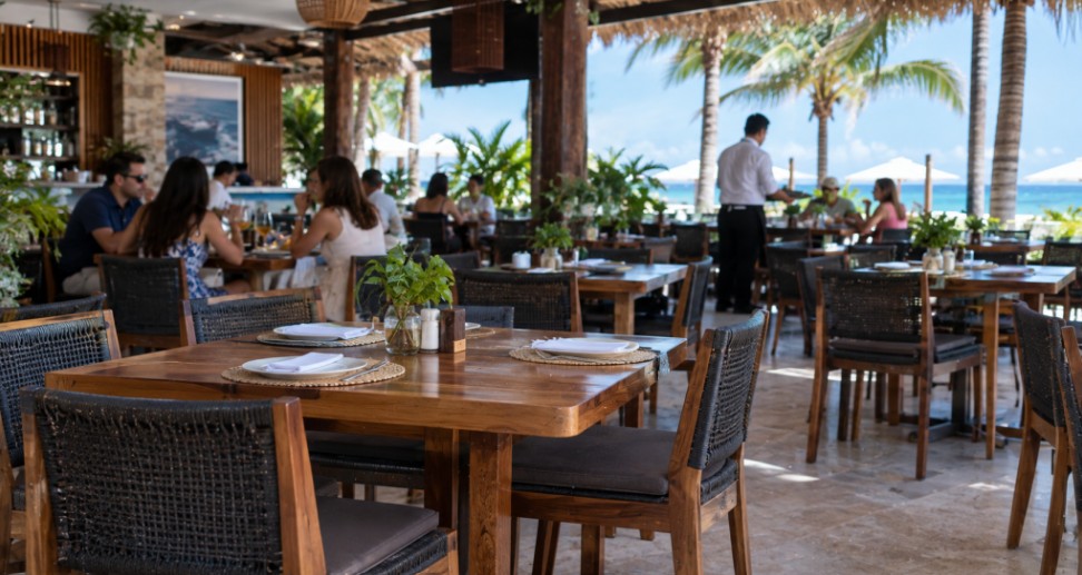 Restauranteros de Quintana Roo rechazan el alza al Derecho de No Residente en el paquete 2027