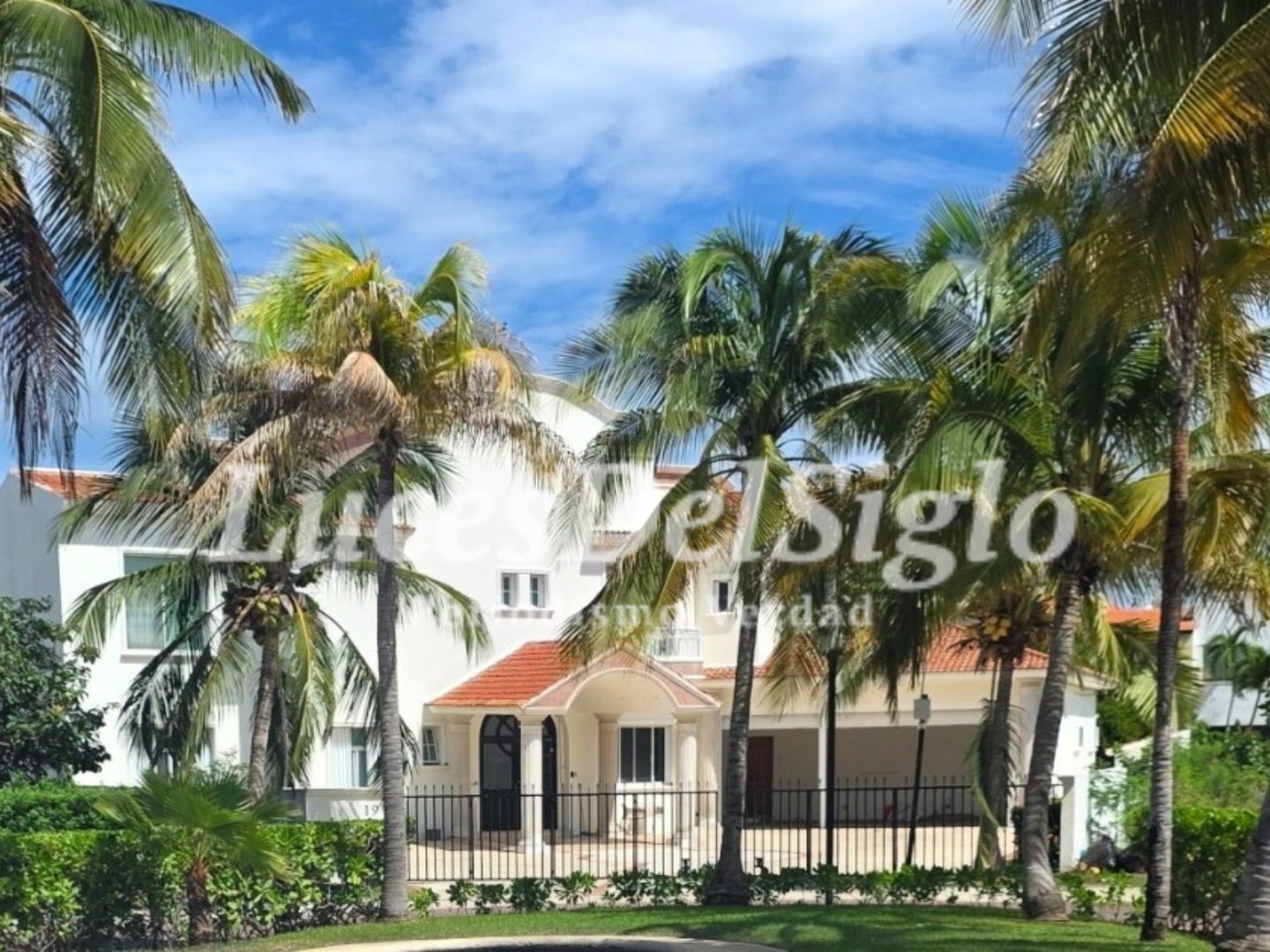 irrumpen fuerzas federales al residencial isla dorada detienen a canadiense1